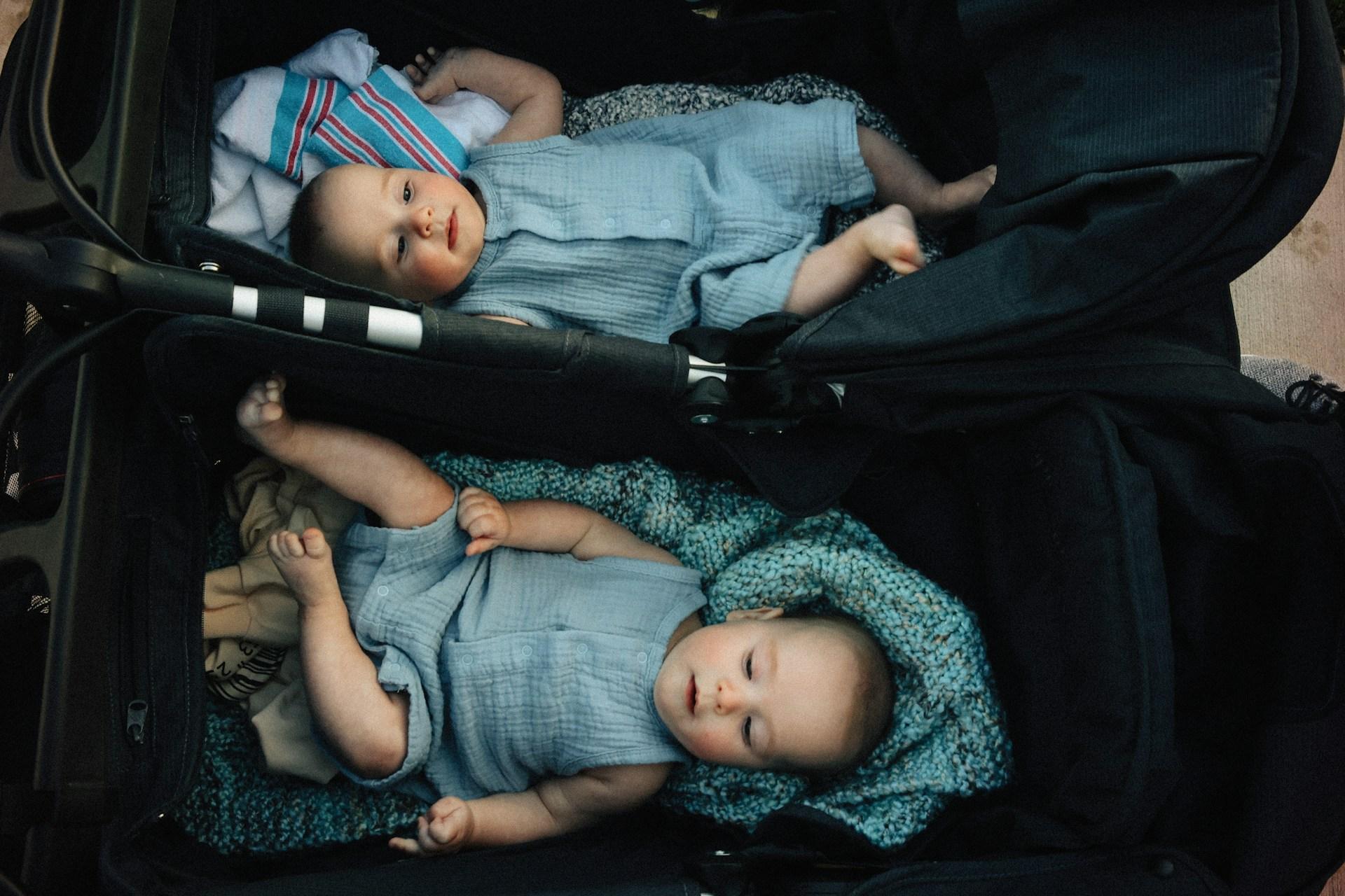 Double Strollers for Twins - Side-by-Side or Tandem